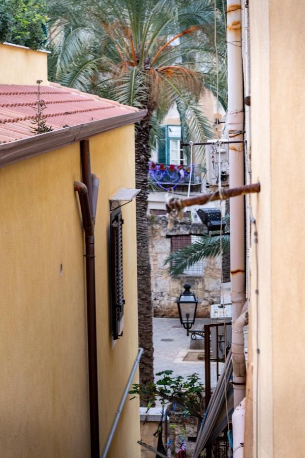Apartment Domus Schiavuzzo Palermo Bagian luar foto