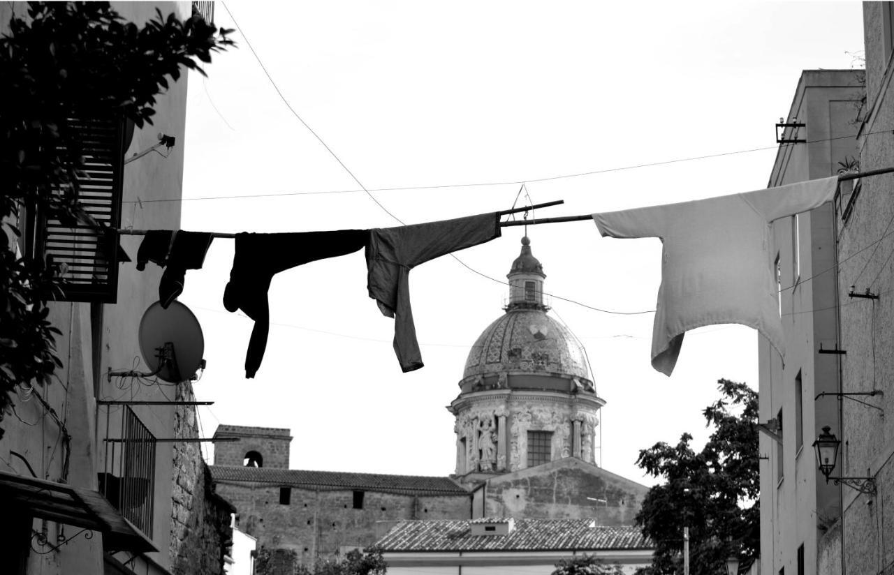 Apartment Domus Schiavuzzo Palermo Bagian luar foto